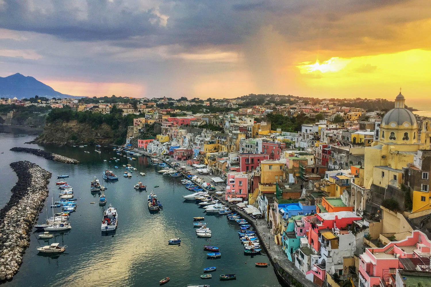 Procida tour with come to napoli