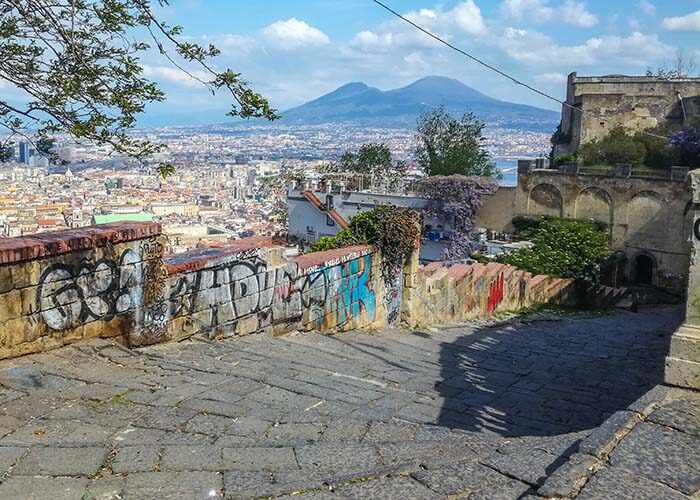 tour scale di napoli pedamentina trekking urbano